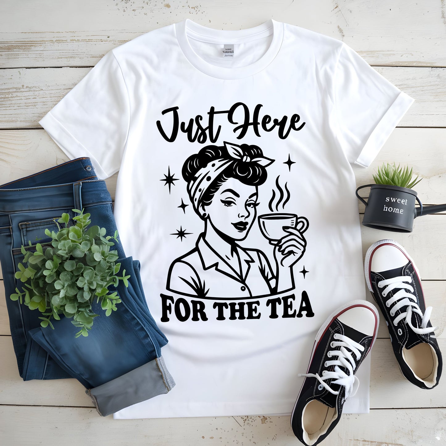 Retro Vintage Girl, Here For The Tea Unisex T-Shirt
